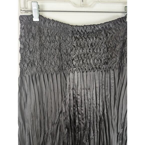 Black Satin Skirt Witchy Diagonal tiers crinkled and tucks Sz L W 30-36"Leng 30" - Picture 3 of 9